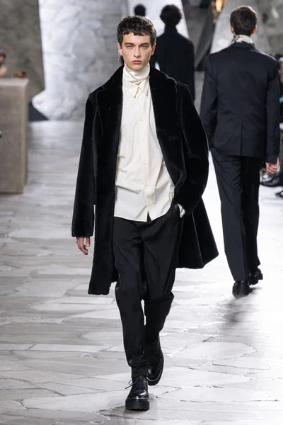 Look 47